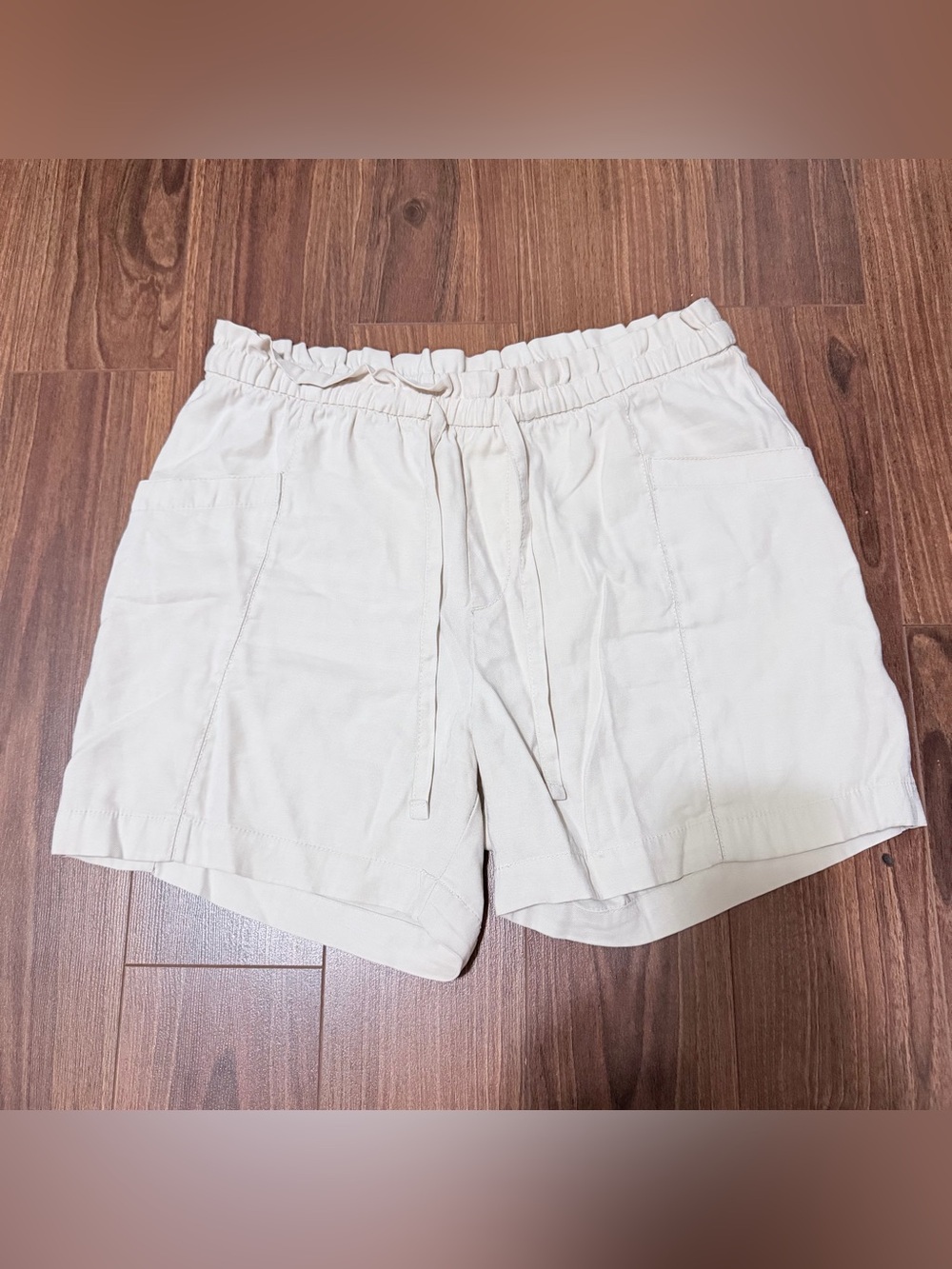 Old Navy Light Cream Drawstring Elastic Waist Shorts